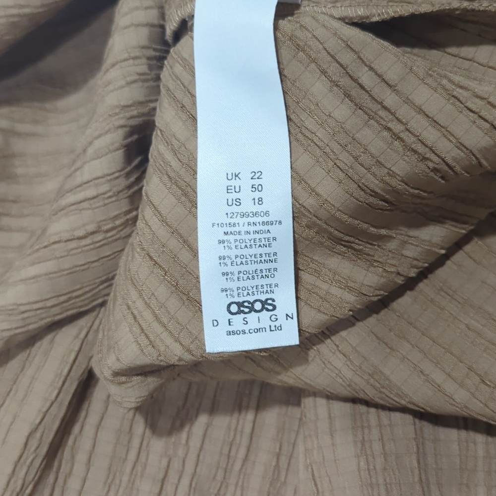 ASOS DESIGN Curve scoop neck shirred maxi sundress, Color khaki Size 18 - Picture 8 of 8